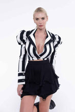 Load image into Gallery viewer, Monochrome Cropped Jacket with Puffed Sleeves Lapel
